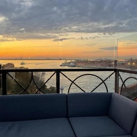 The Penthouse And Rooftop-terrace At Molino Stucky * Venedig