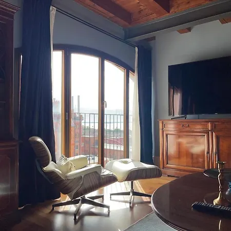 شقة The Penthouse And Rooftop-terrace At Molino Stucky *